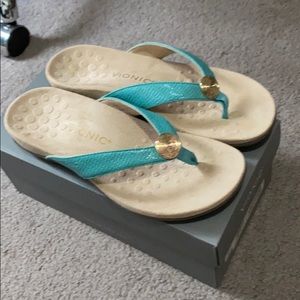 Women’s vionic sandals